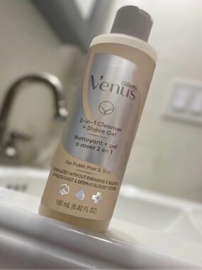 Venus 2-in-1 Cleanser+Shave Gel